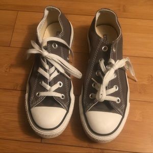 Grey converse All Stars